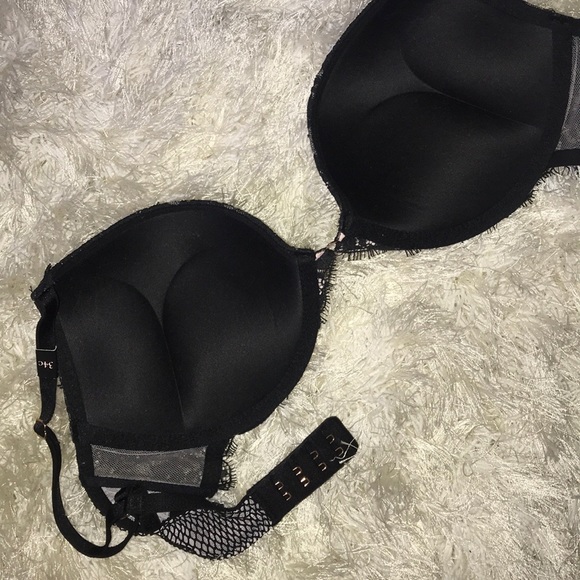 Victoria’s Secret Bombshell Bra - Picture 2 of 3